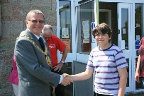 Ellis Borrington and the Mayor. Click to view slideshow.